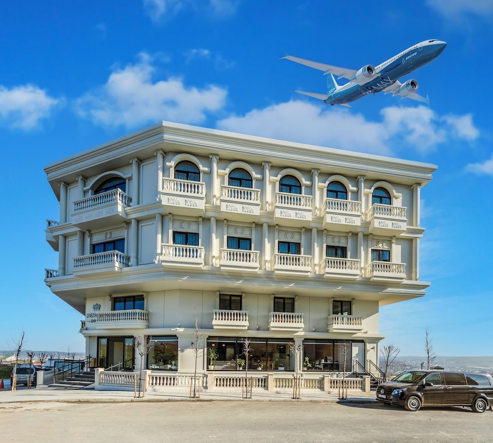 Nenessa Airport Hotel 2/46