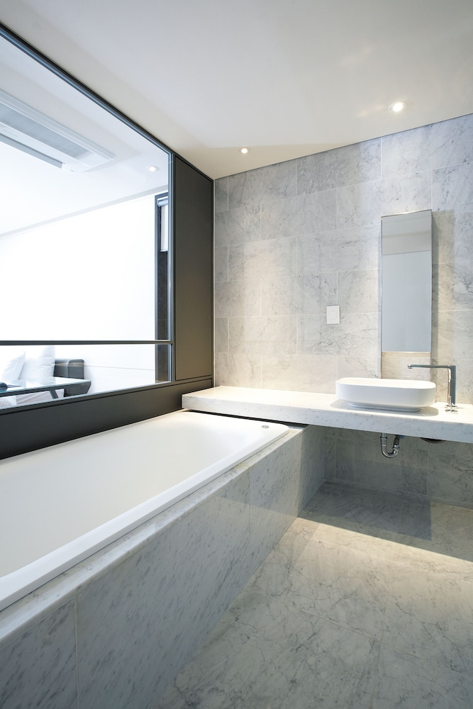 Js Boutique Hotel 70/76