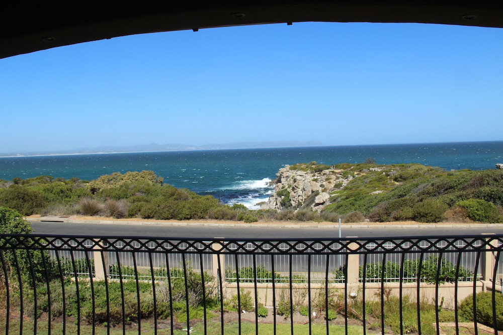 On the Cliff Guest House 37/50