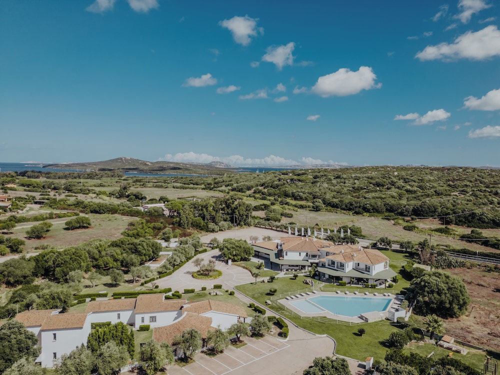 La Smeraldina Resort 50/58