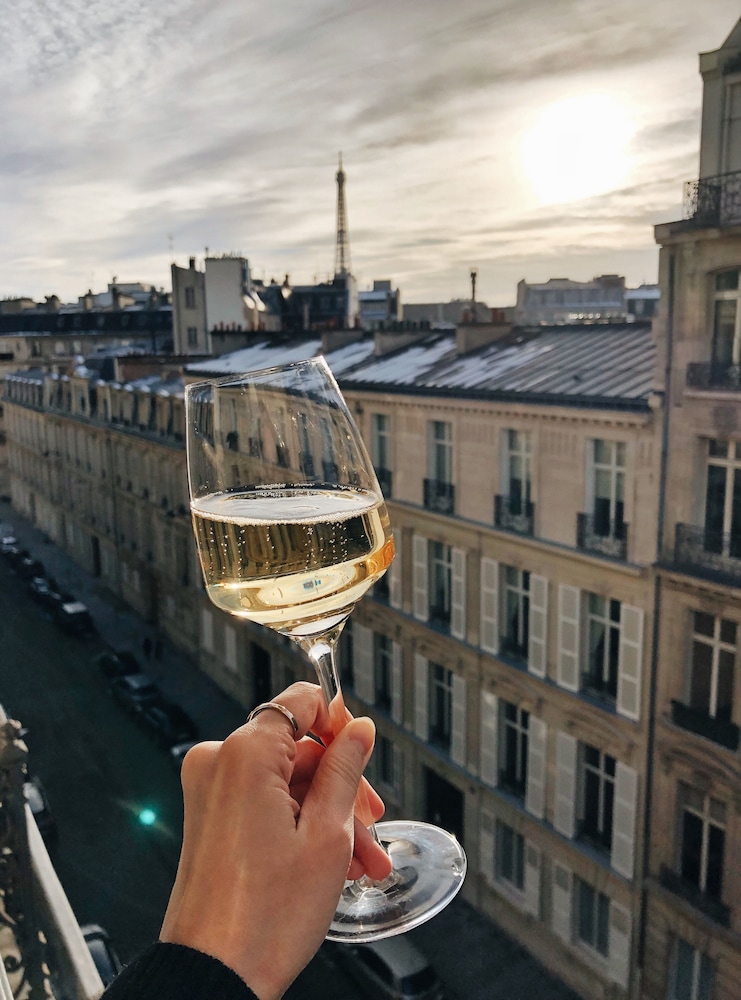 Hotel Marignan Champs Elysees 7/70