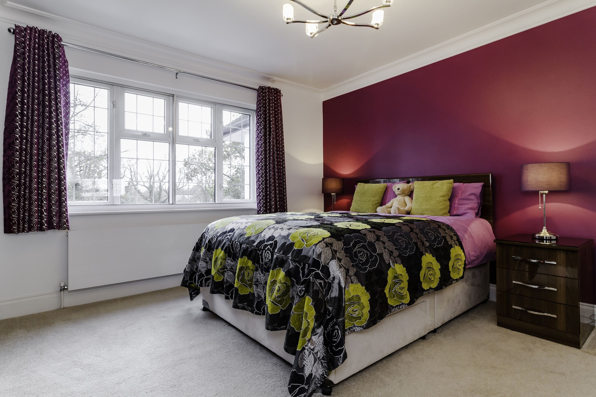 MURPHY, SUPERIOR, DOUBLE BED, PARK VIEW, SHARED BATHROOM