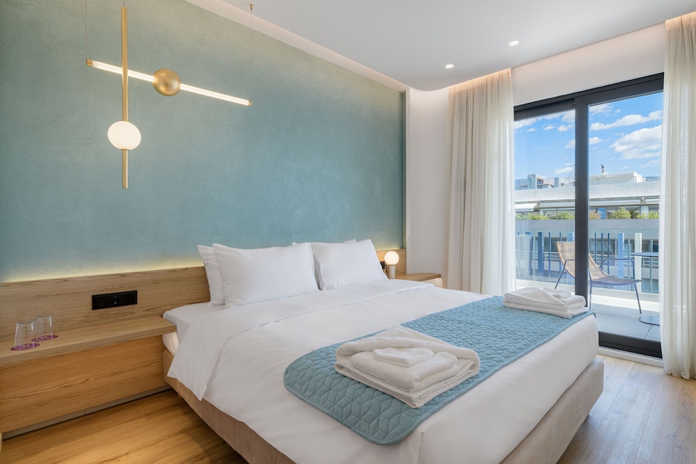 EXECUTIVE, SUITE, BALCONY