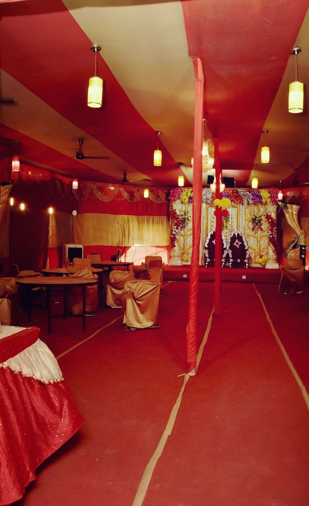 Oyo 9193 Hotel Maple 17/20