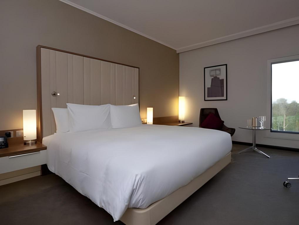 Room at Hilton London Heathrow Airport Terminal 5, LONDON