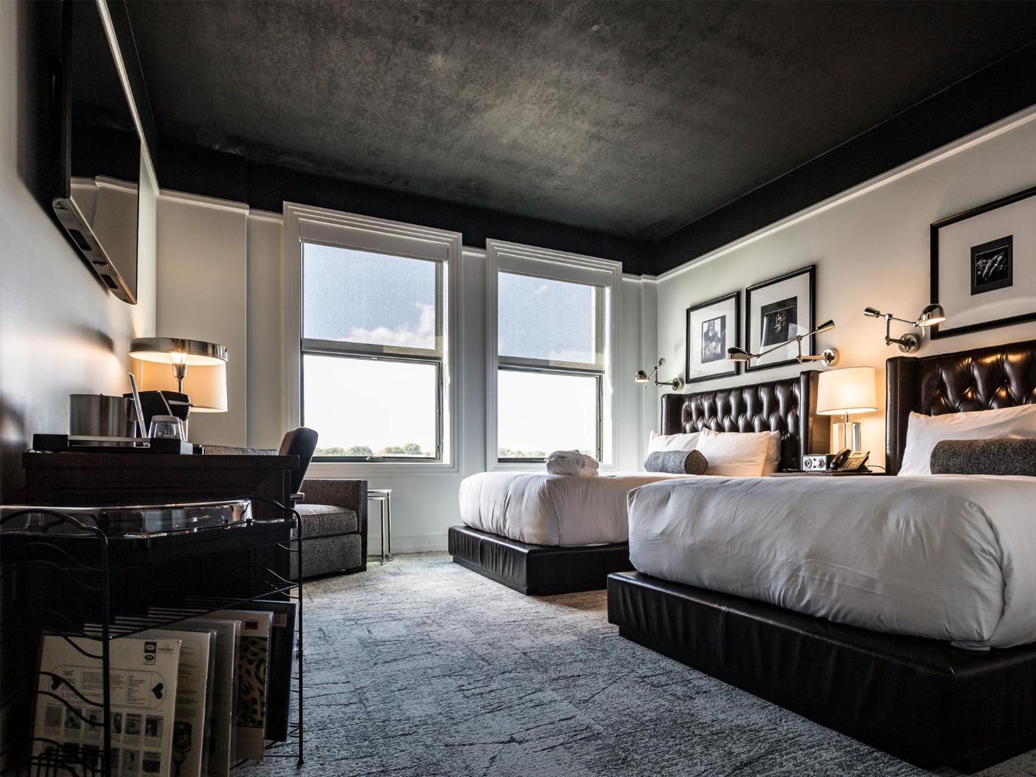 Deluxe, Queen Bed