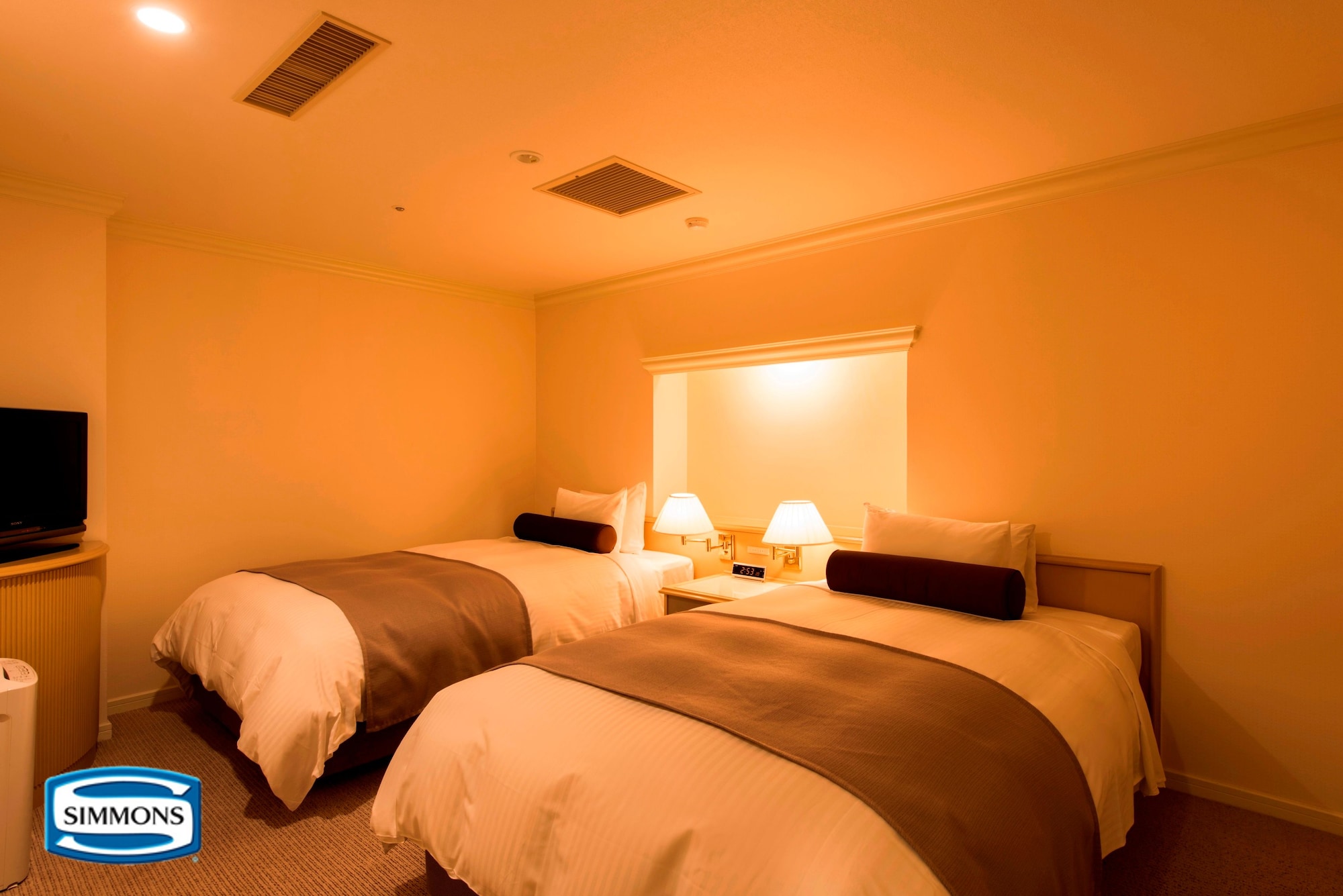Junior Suite, King and Twin Beds, Mountain Side, North Wing