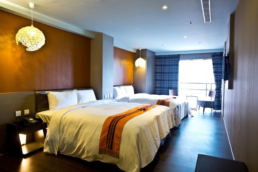 Fine Hotel 8/21