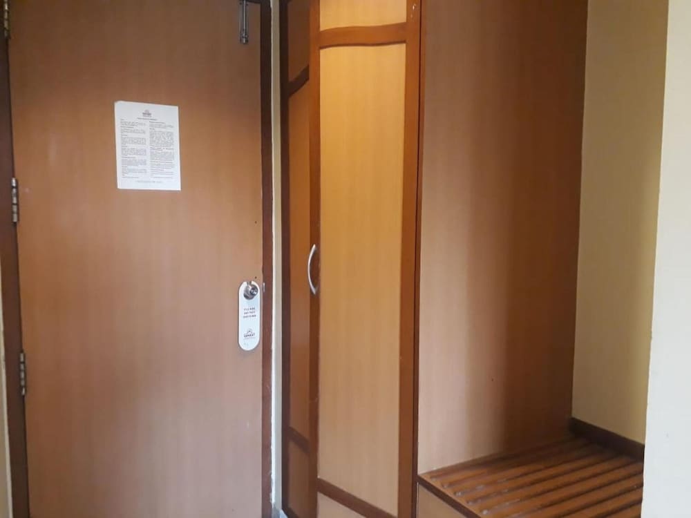 Hotel Samrat 28/40