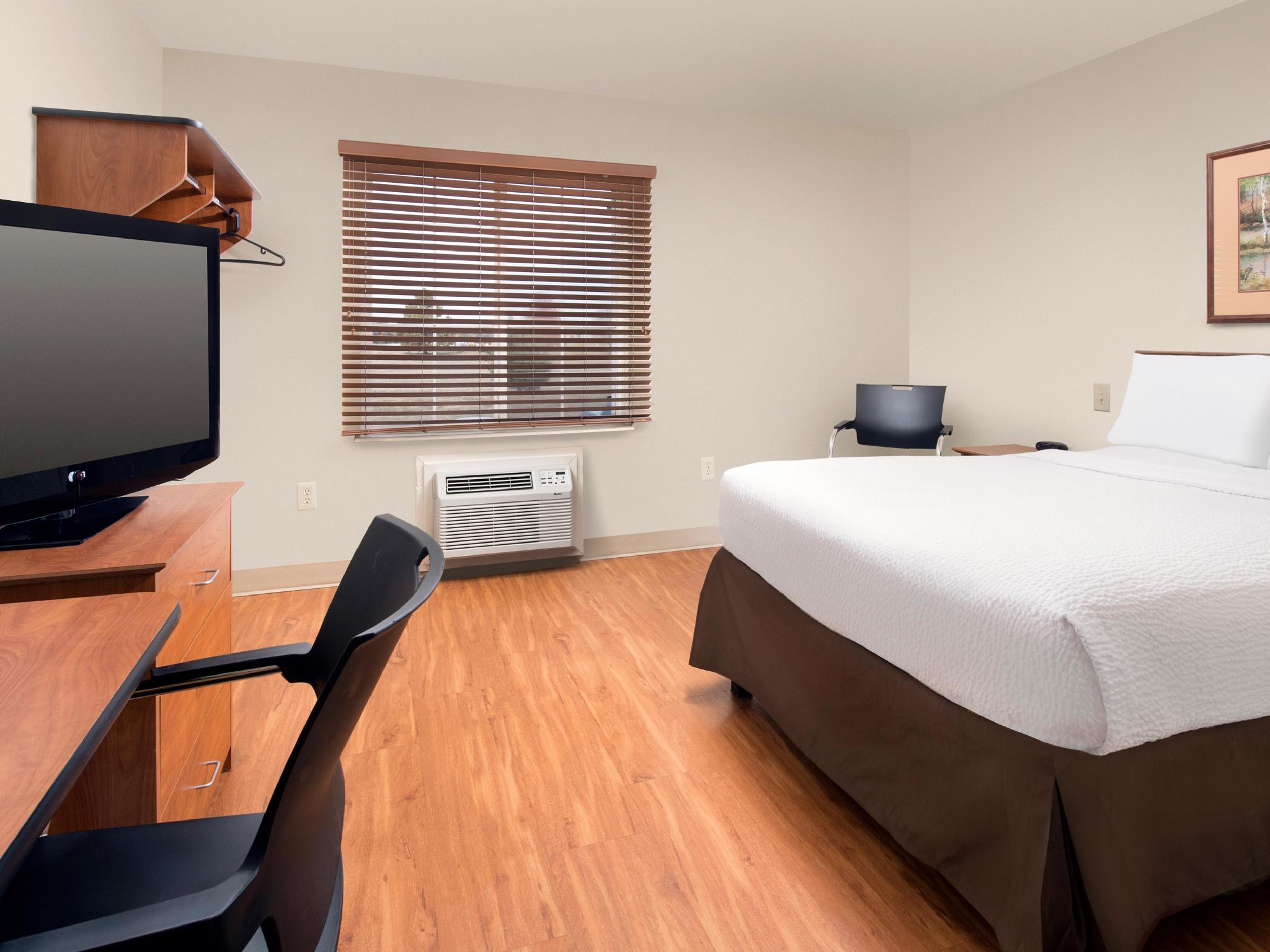 STUDIO, DOUBLE BED