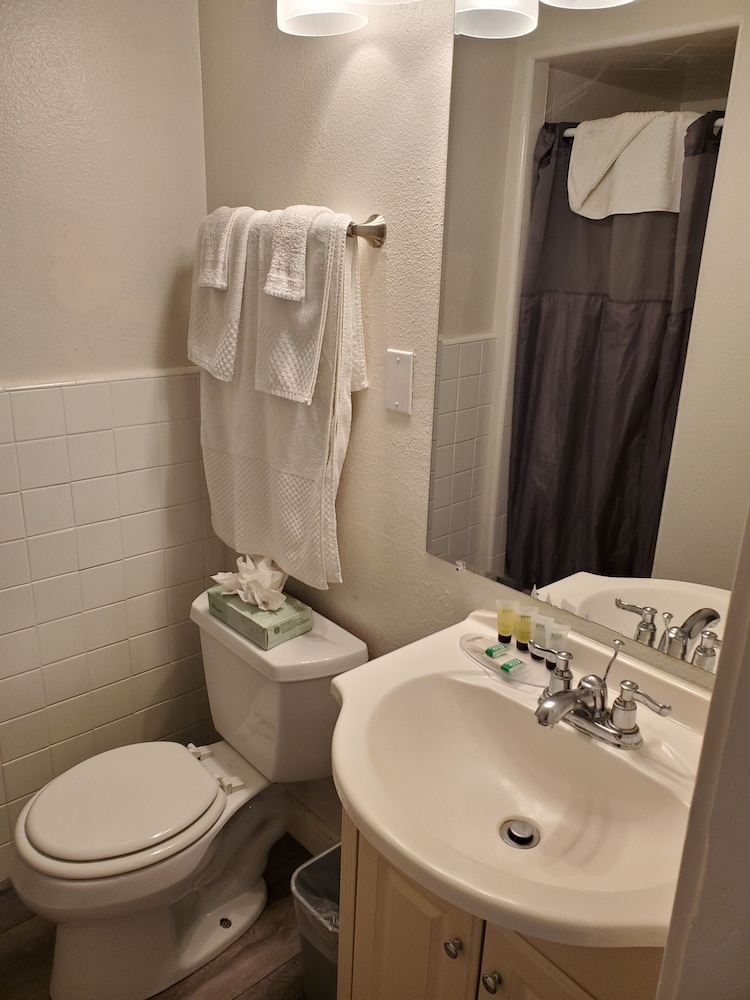 Coronado Inn 27/43