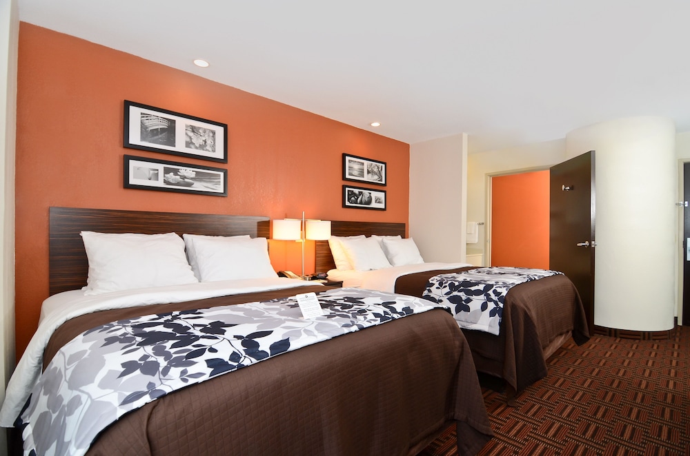 Standard, 2 Queen Beds