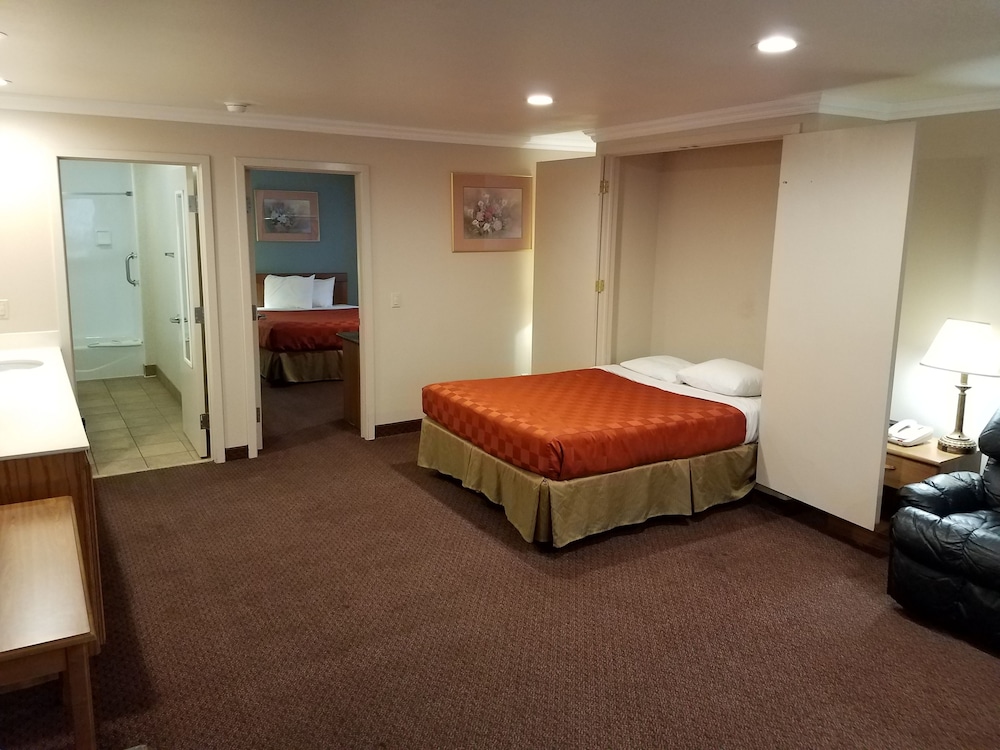 Olive Tree Inn & Suites, a Howard Johnson by Wyndham 33/72