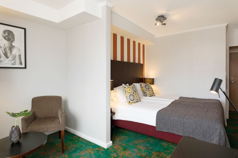 CLASSIC, QUEEN BED
