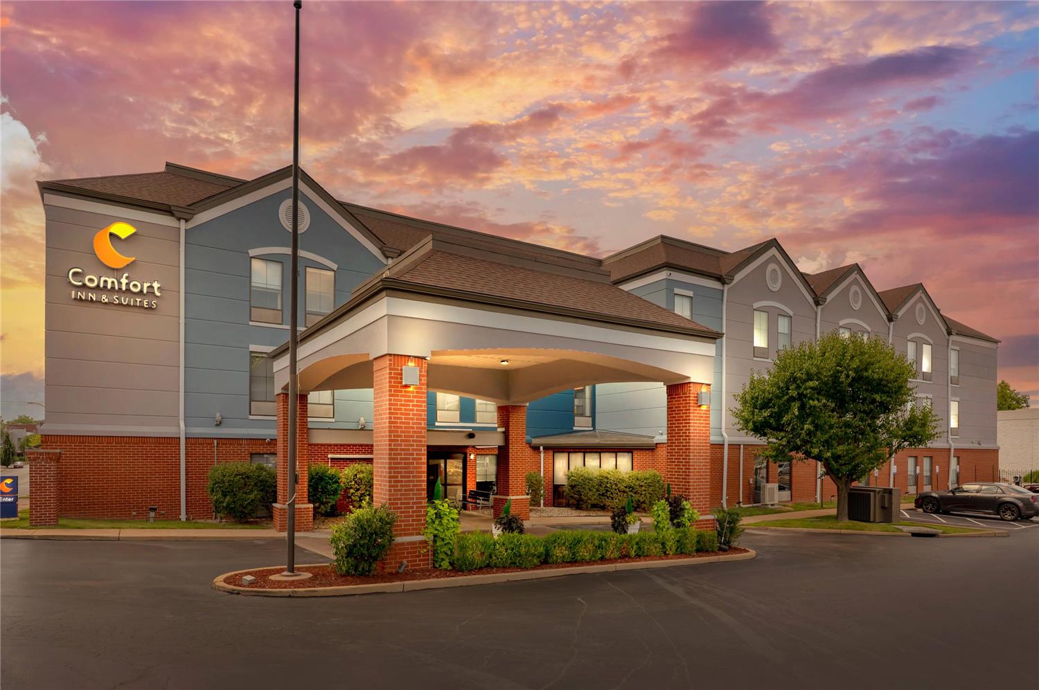Comfort Inn & Suites Saint Louis Lafayette Square 4/23