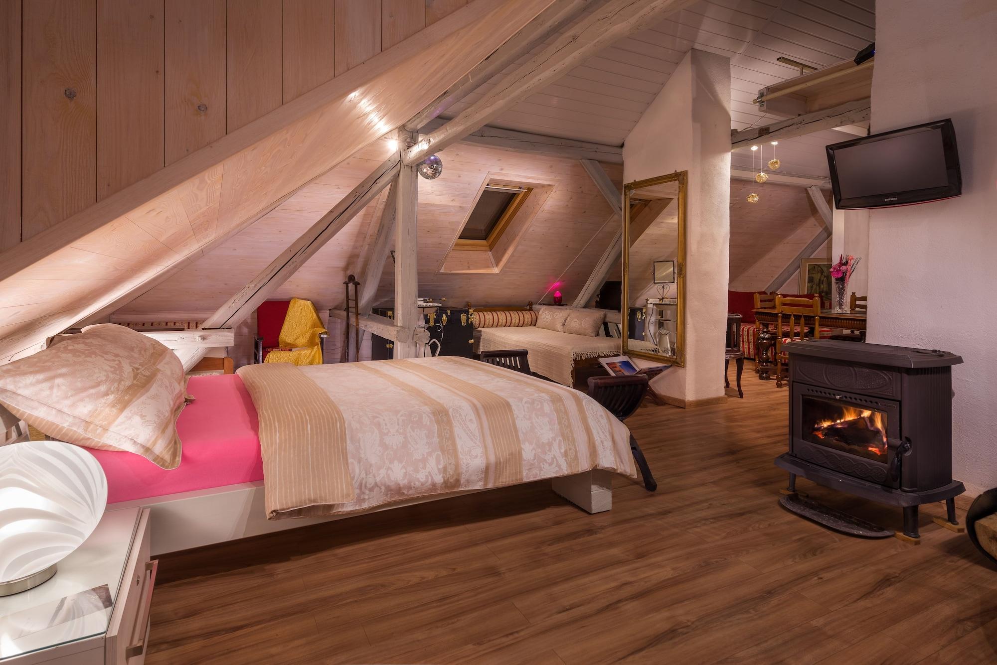 Rustic, Suite, City View