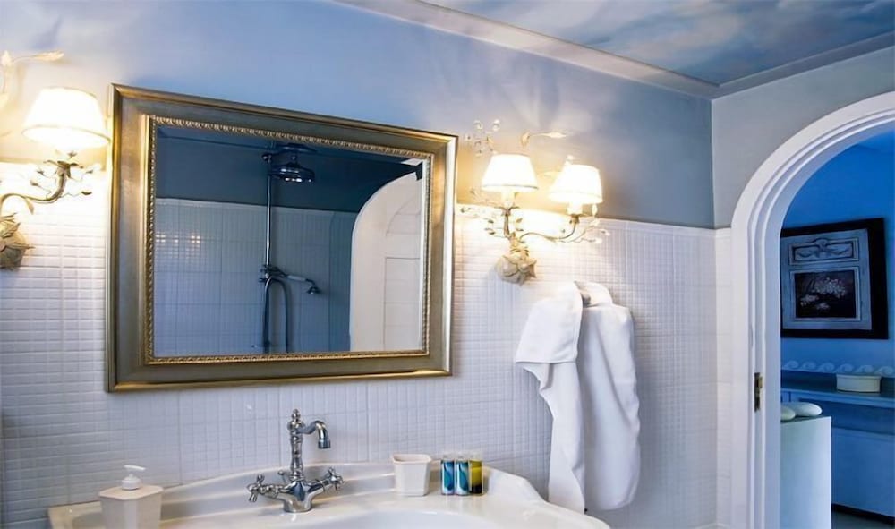 Anerada Inn Boutique Hotel 38/42