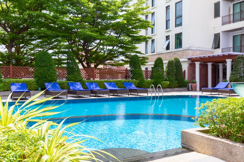 Lasalle Suites Spa 69/74