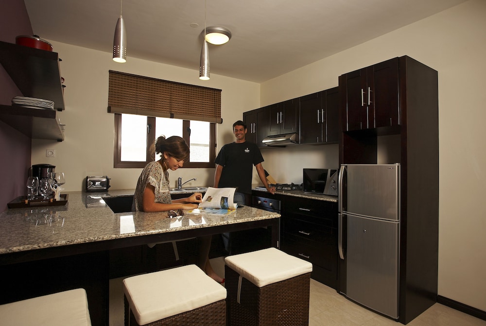 Grand Bay Suites 46/65