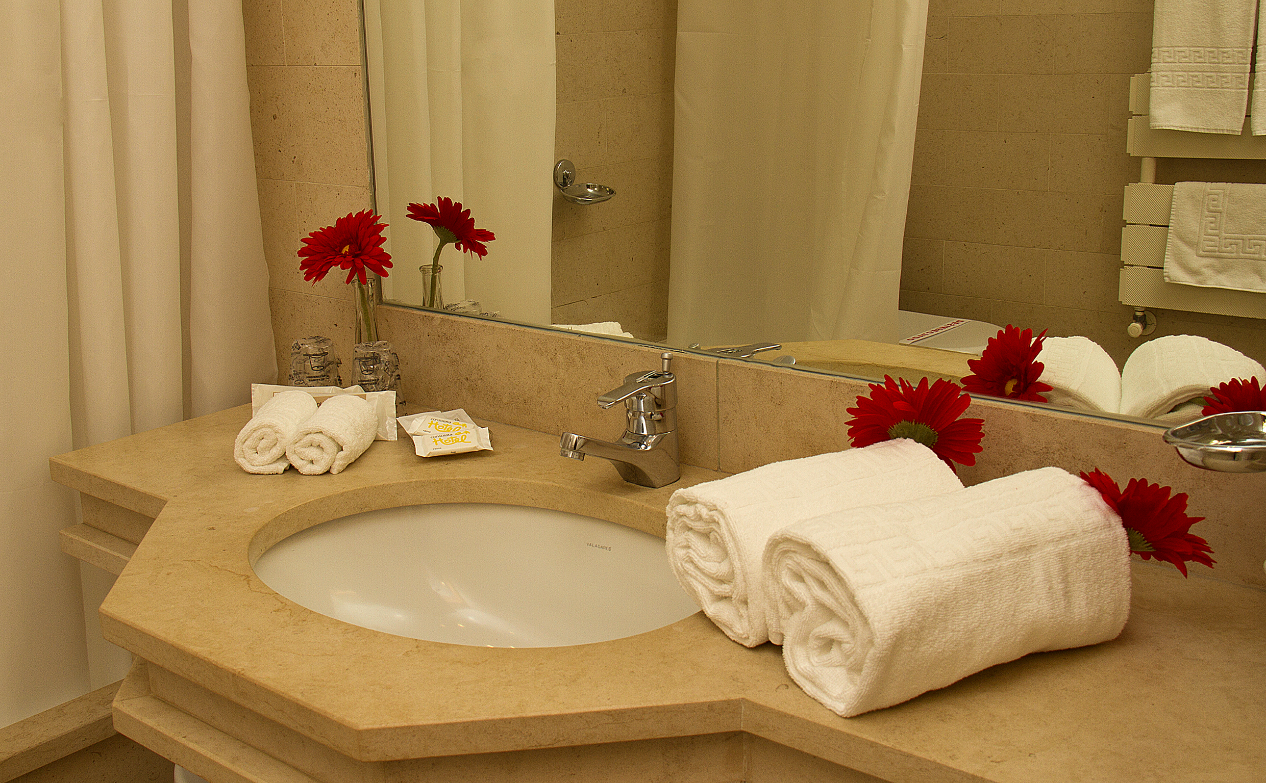 STANDARD, DOUBLE OR TWIN BED