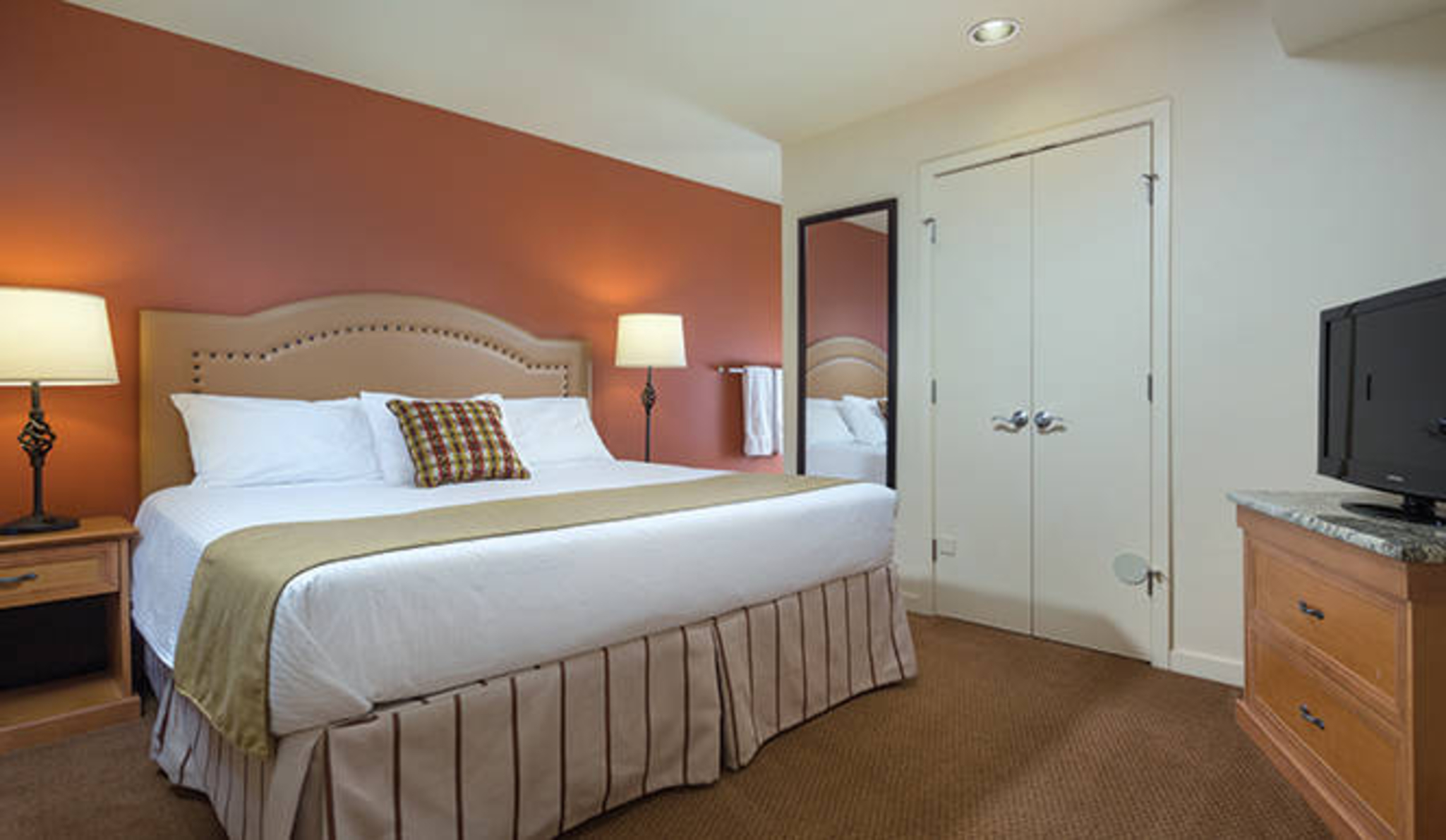 2 BEDROOMS, SUITE