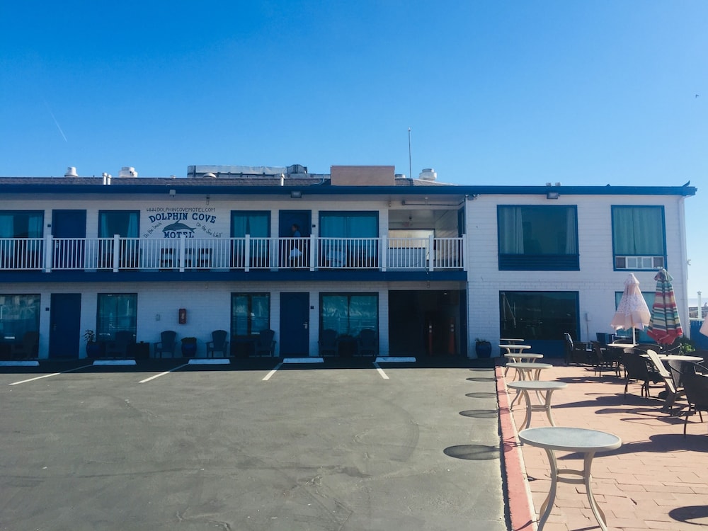 DOLPHIN COVE MOTEL 2/69