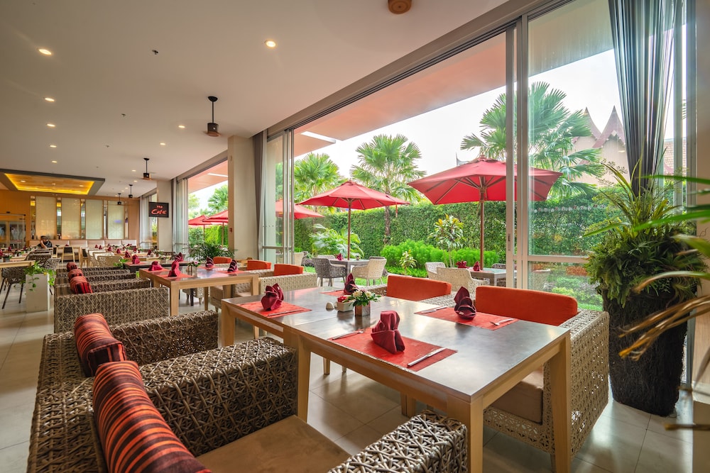 Ramada By Wyndham Phuket Deevana 52/70