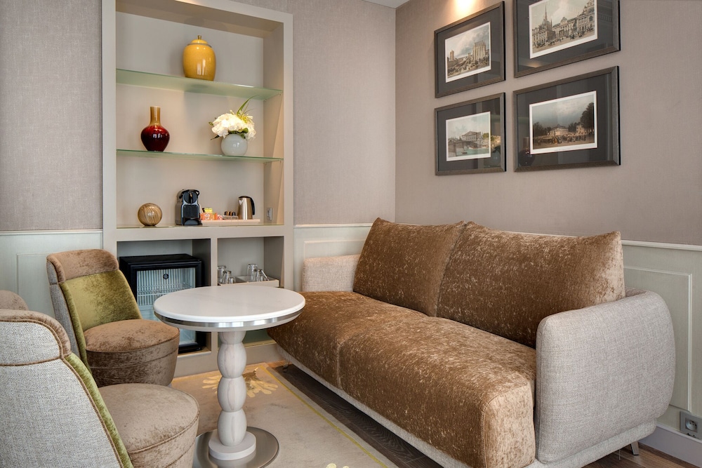 Hotel Rochester Champs-Elysees 47/68