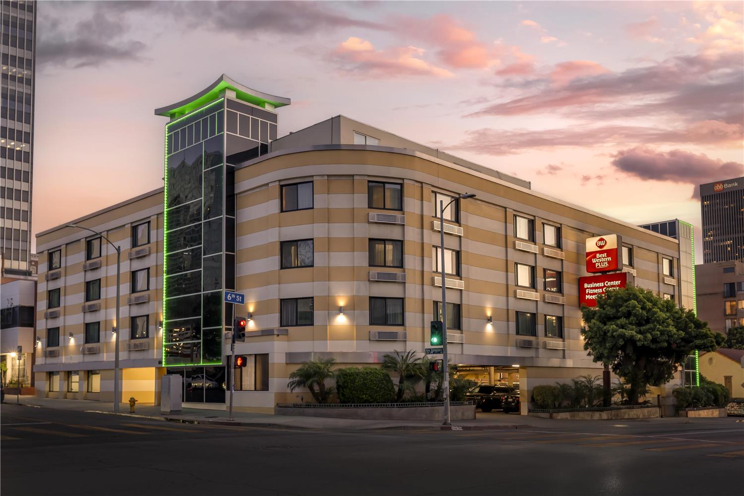 Best Western Plus LA Mid Town Hotel 3/37