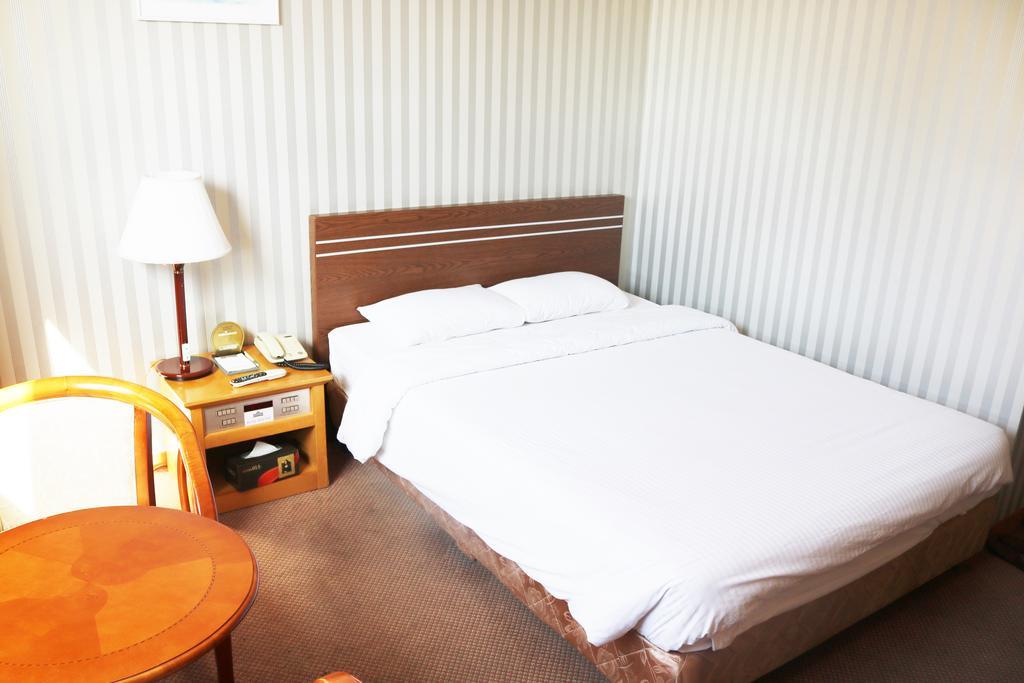 Prime Tourist Hotel 25/56