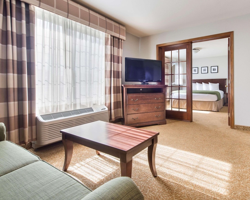 Country Inn & Suites By Radisson Greeley Co 25/40