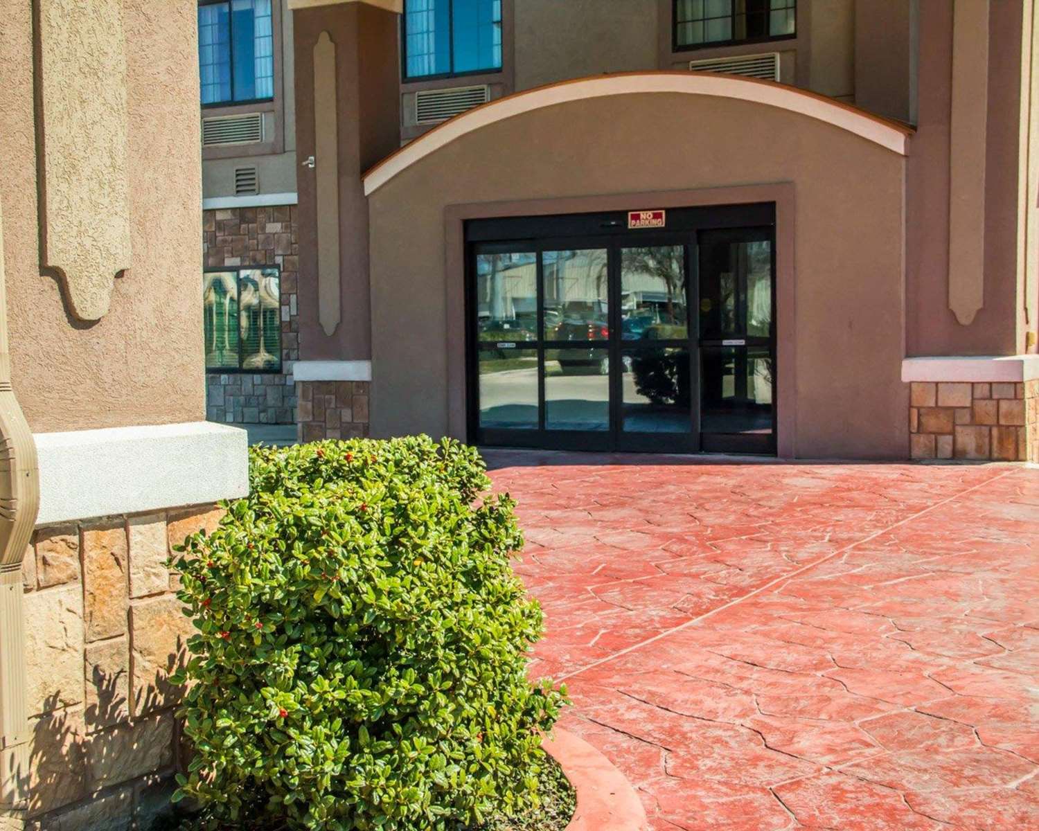 Sleep Inn and Suites at Six Flags 36/36