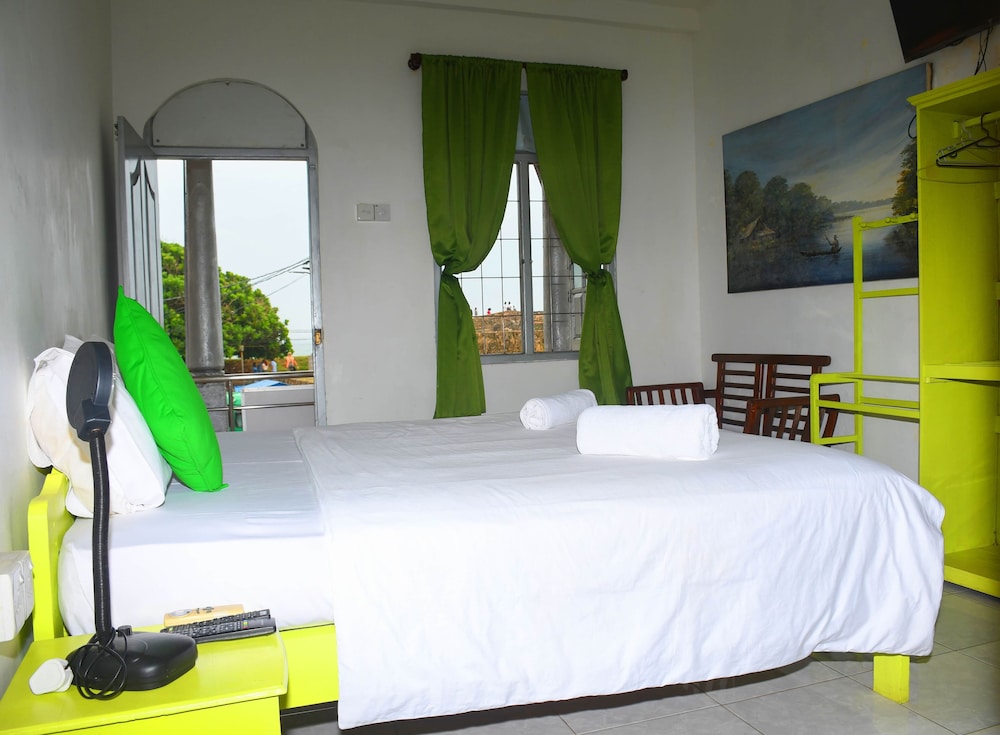Rampart View Guest House 12/48