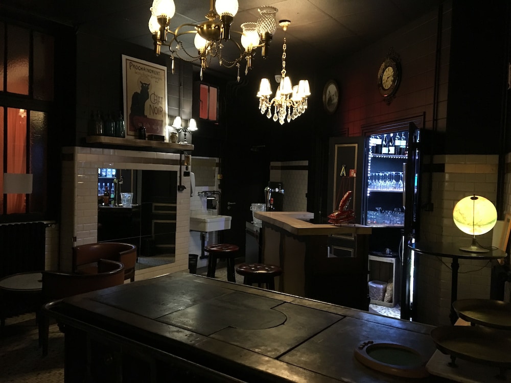 The Old Hotel Ravel 41/48