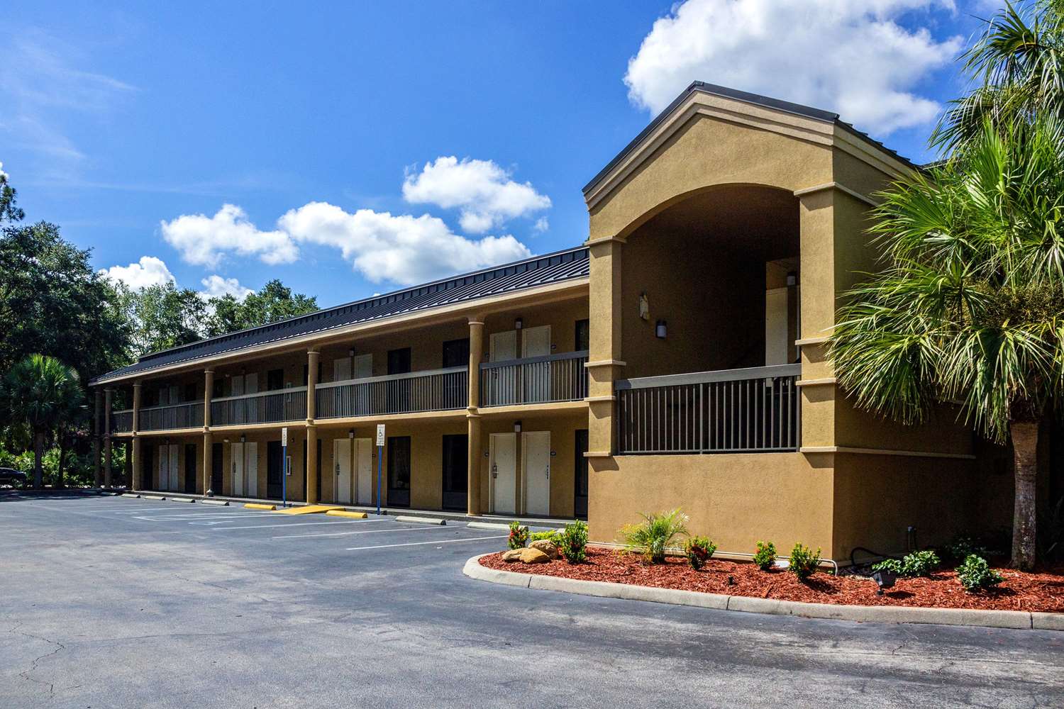 Econo Lodge Palm Coast, FL 2/18