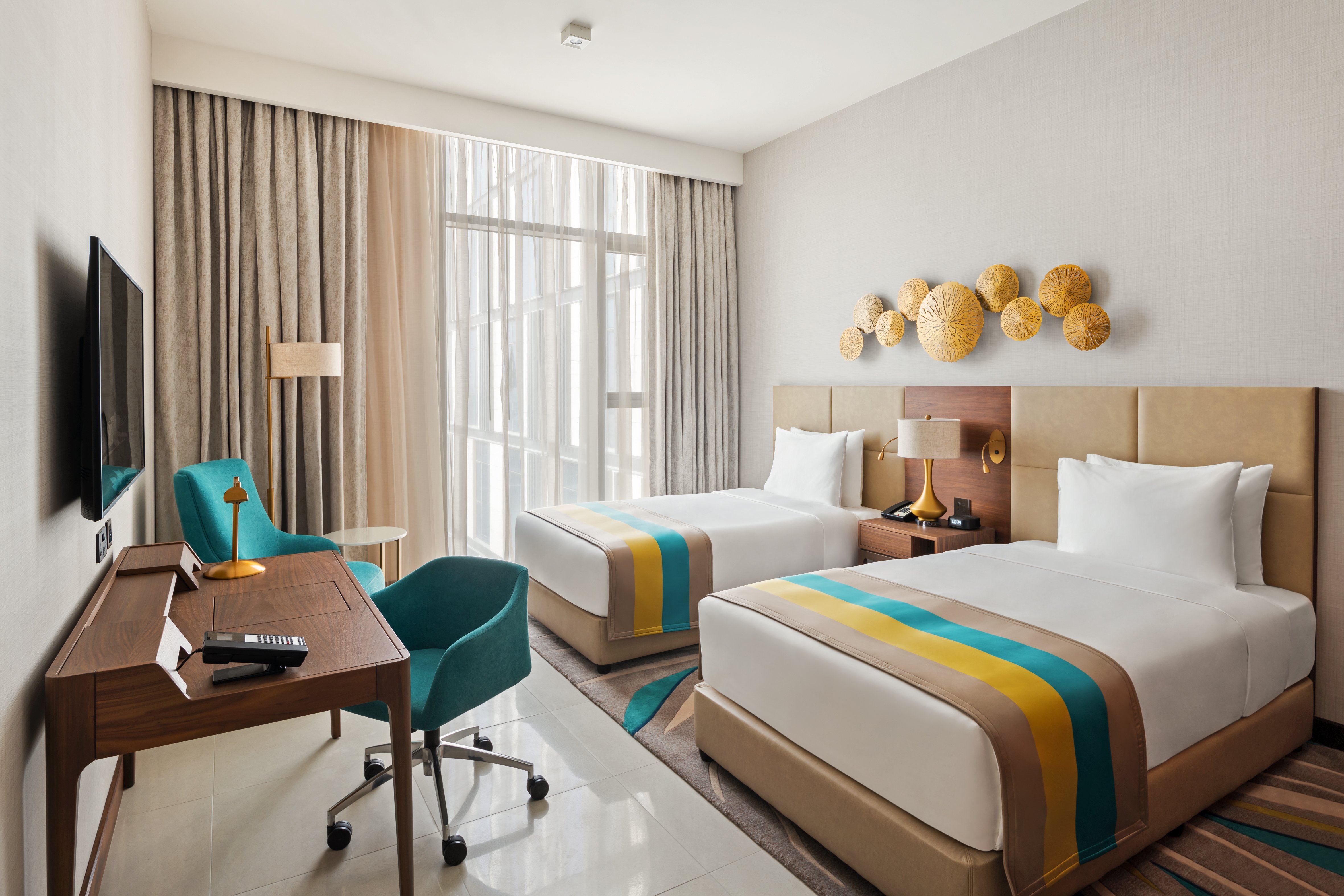 Holiday Inn Dubai Al Maktoum Airport 23/82