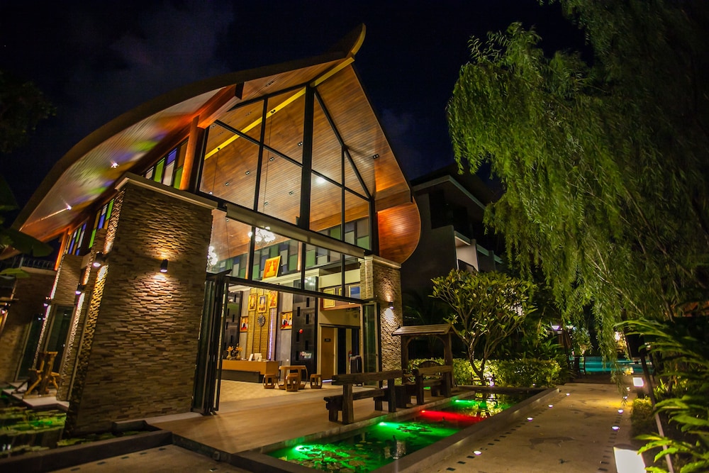 HULA HULA RESORT l truly tropical and fun wellness in KRABI