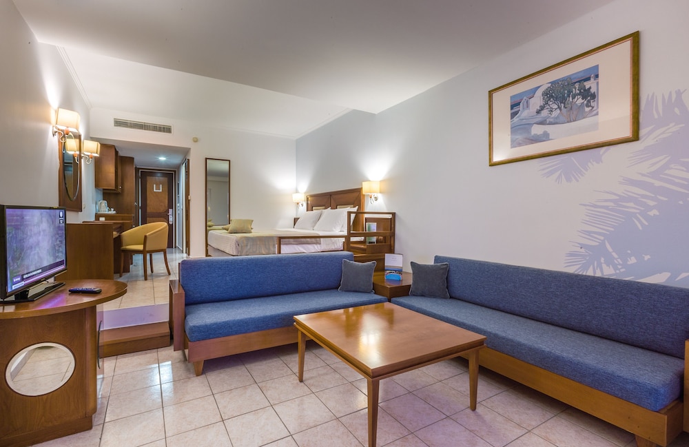Kipriotis Maris Suites 35/64