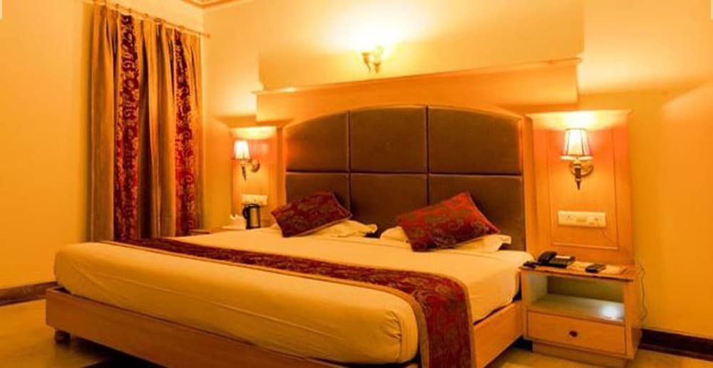 Nahargarh Haveli Hotel 12/52