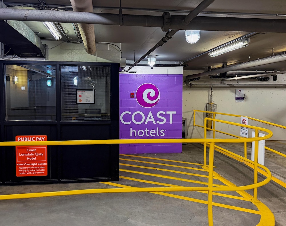 Lonsdale Quay Hotel 68/76