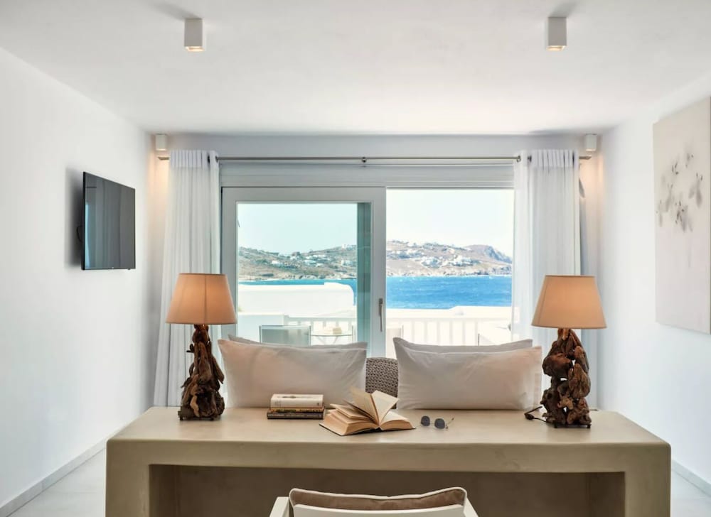 Manoula's Beach Mykonos Resort 42/49