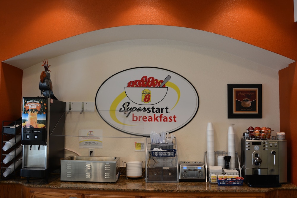 Super 8 By Wyndham Austin/Airport South 12/49