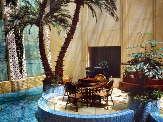 Royal International Hotel 12/30