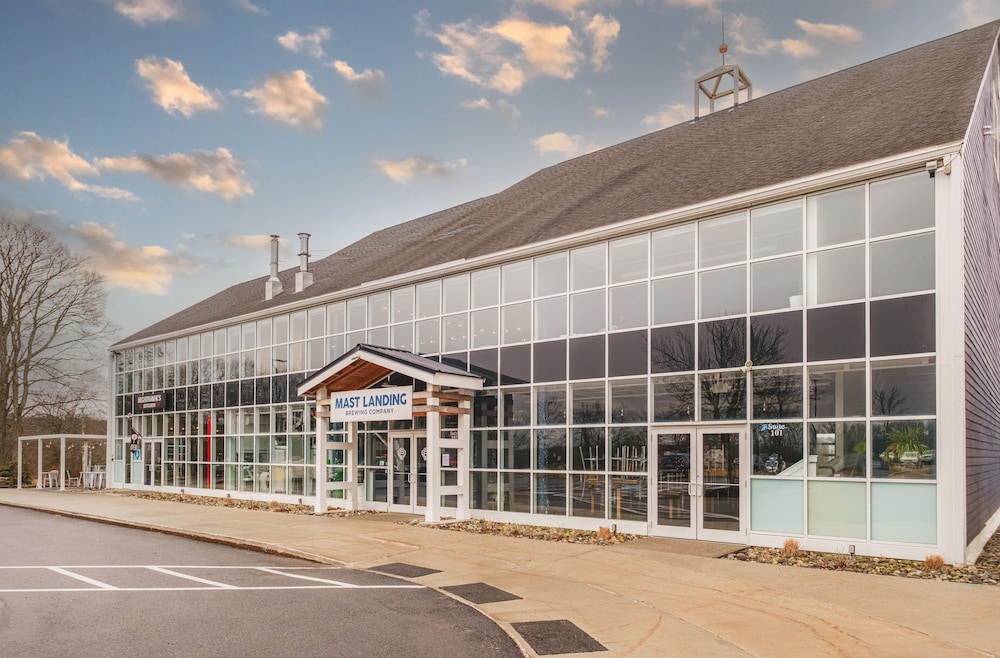 Casco Bay Inn 7/50