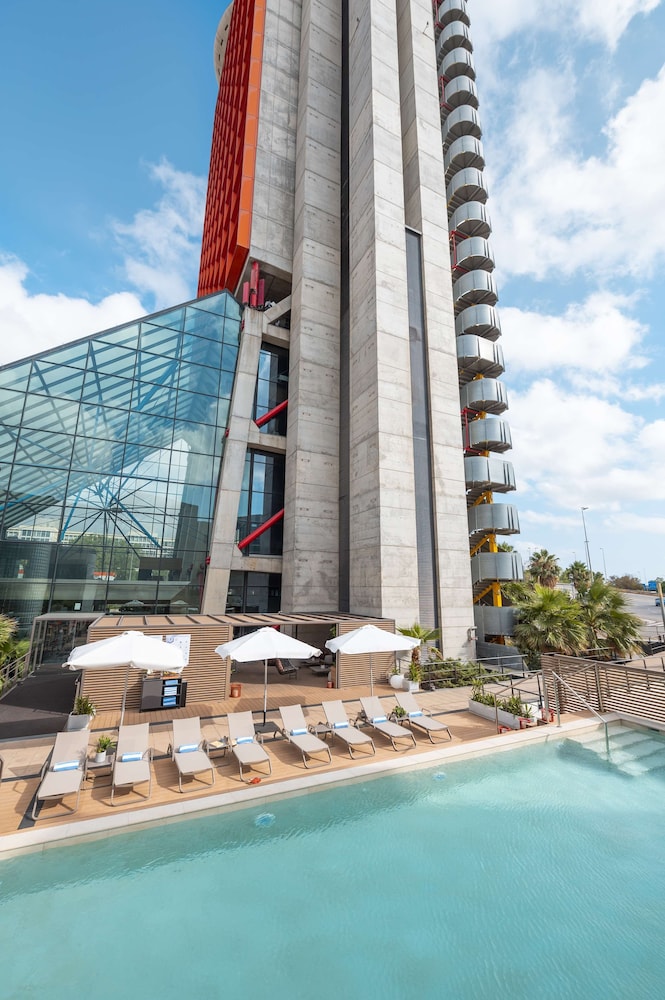 Hyatt Regency Barcelona Tower 38/82
