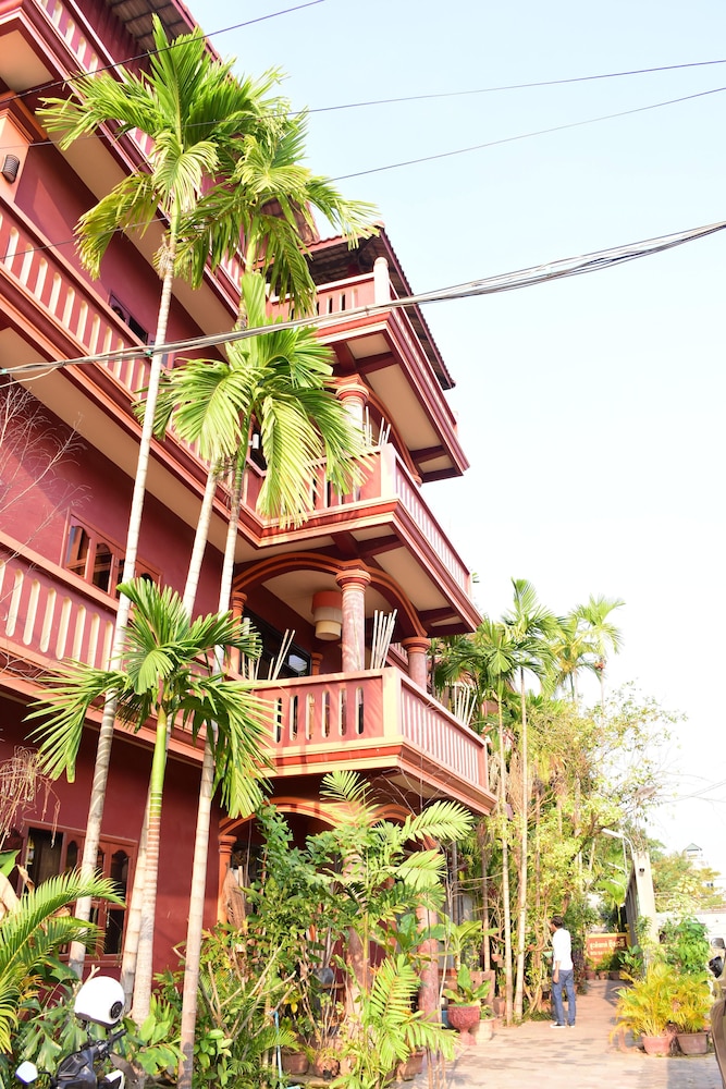 Bou Savy Guesthouse 2/68