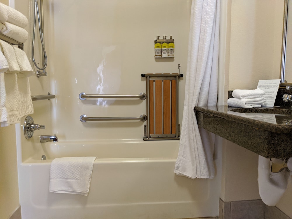 Staybridge Suites West Des Moines 29/76