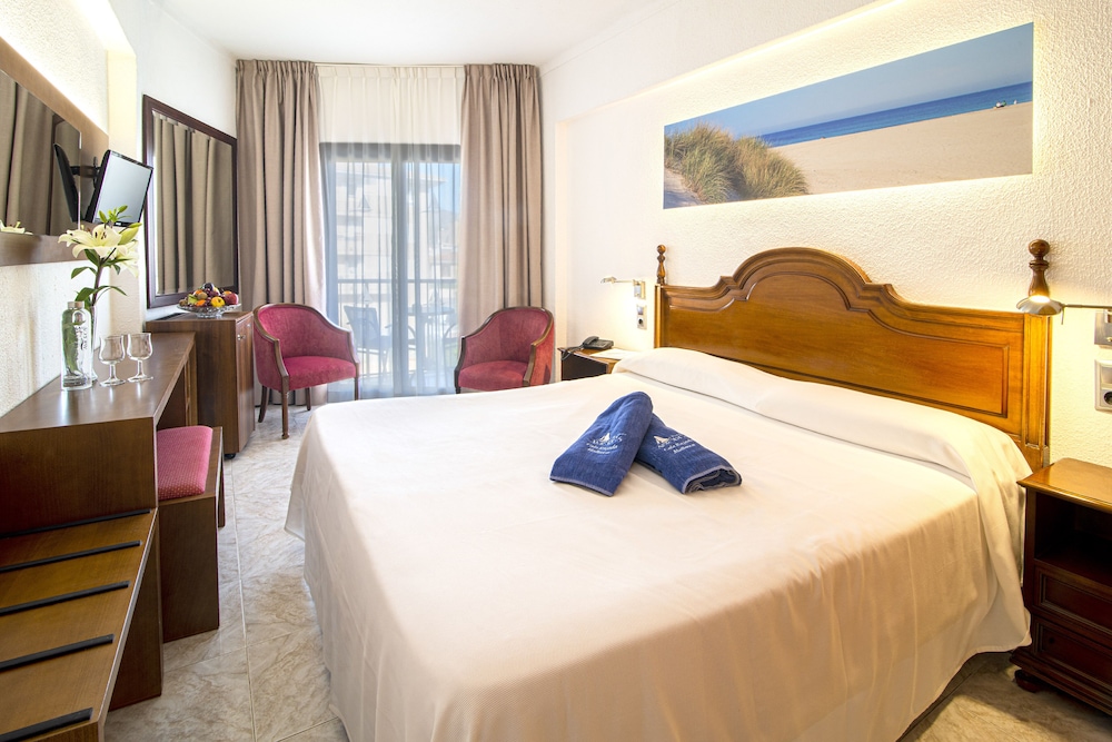 Hotel Amoros 30/69