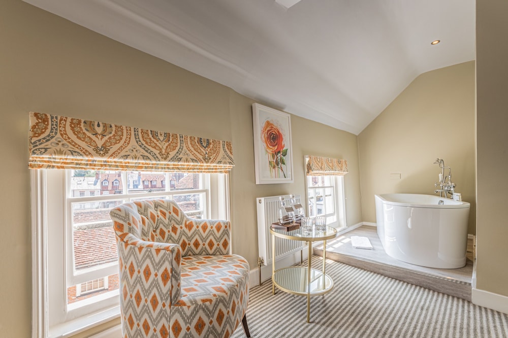Chichester Harbour Hotel 37/72