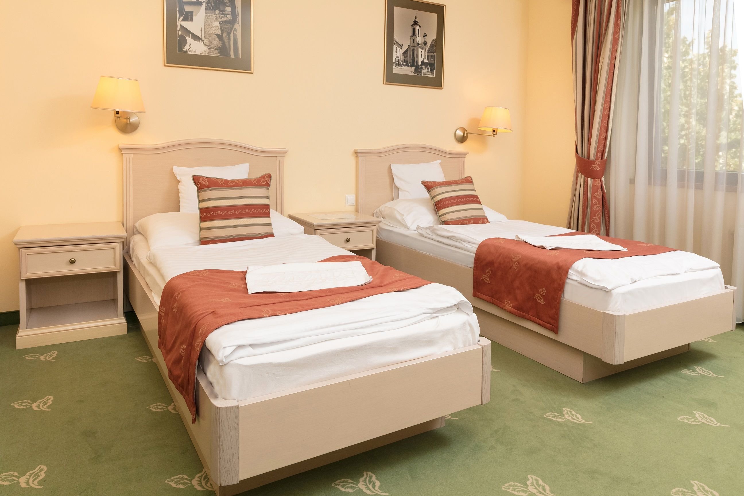 Superior, Twin Beds